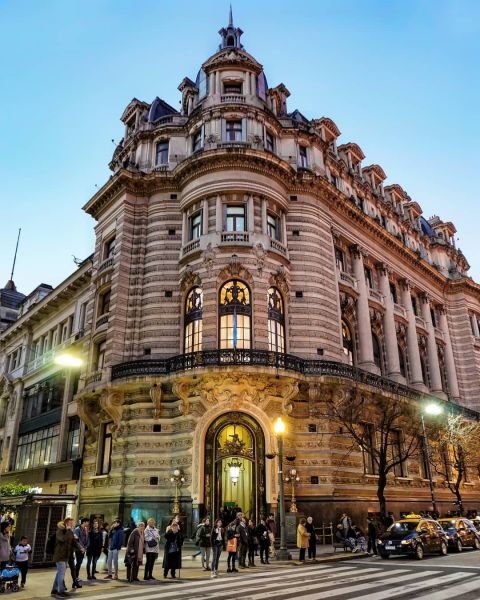 Datei:CentroNavalBuenosAires.jpg