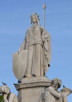 SagradiaRepublicaStatue.jpg