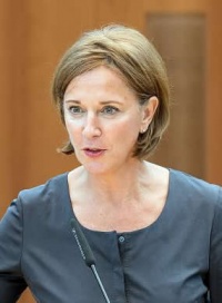 YvonneGebauer1.jpg