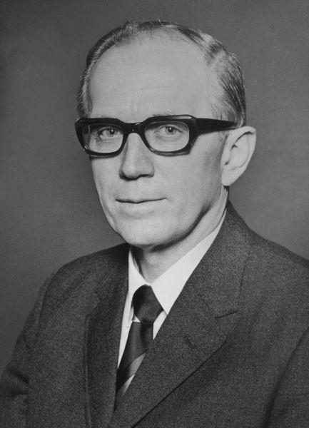 Datei:LarsKorvald.jpg