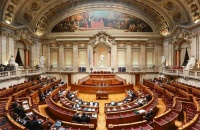 Camara-Plenarsaal.jpg